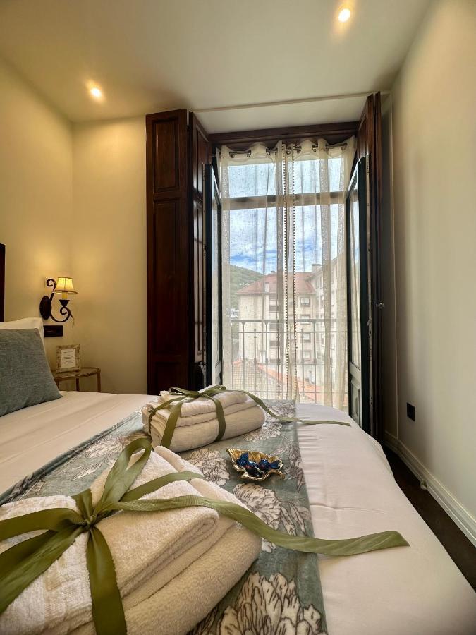Claren'S Boutique Rooms Cangas De Narcea Exterior photo