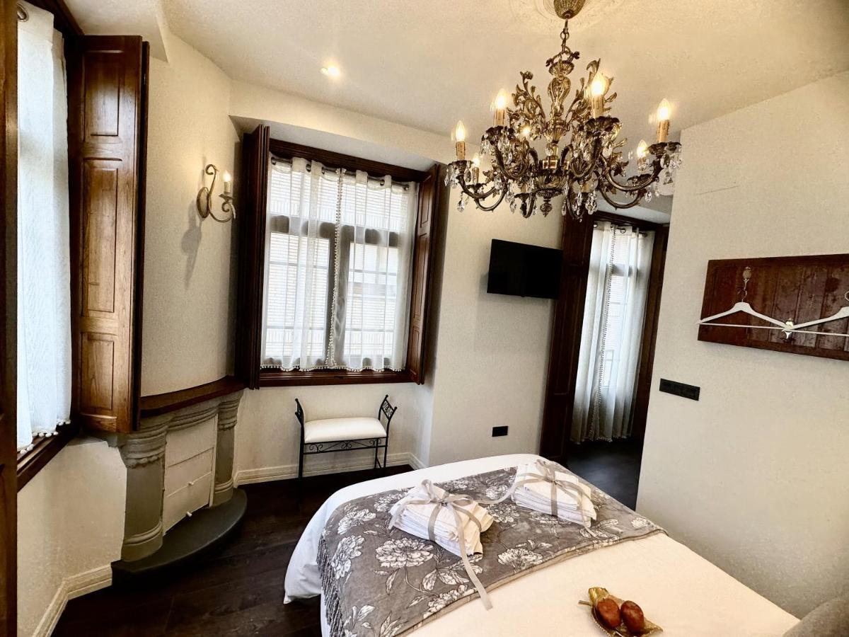 Claren'S Boutique Rooms Cangas De Narcea Exterior photo