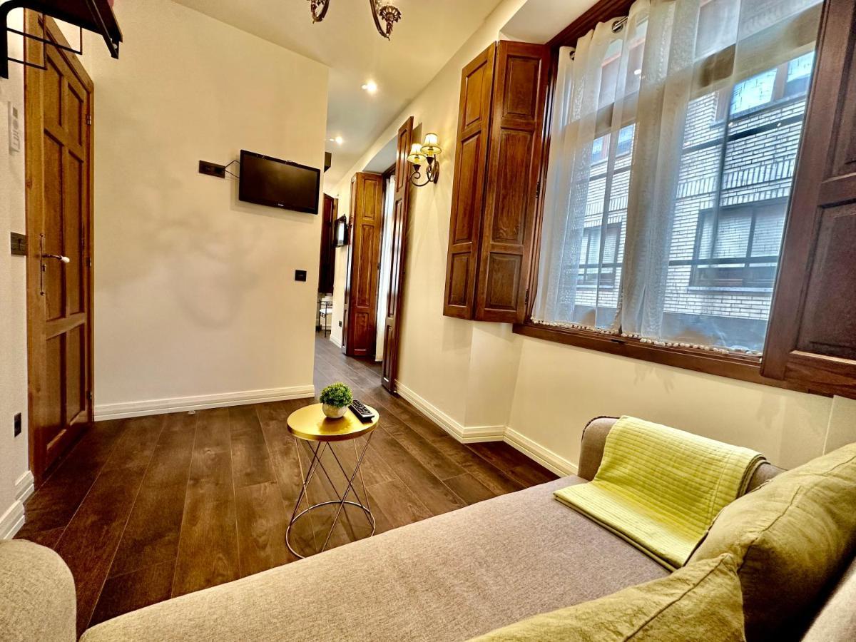 Claren'S Boutique Rooms Cangas De Narcea Exterior photo