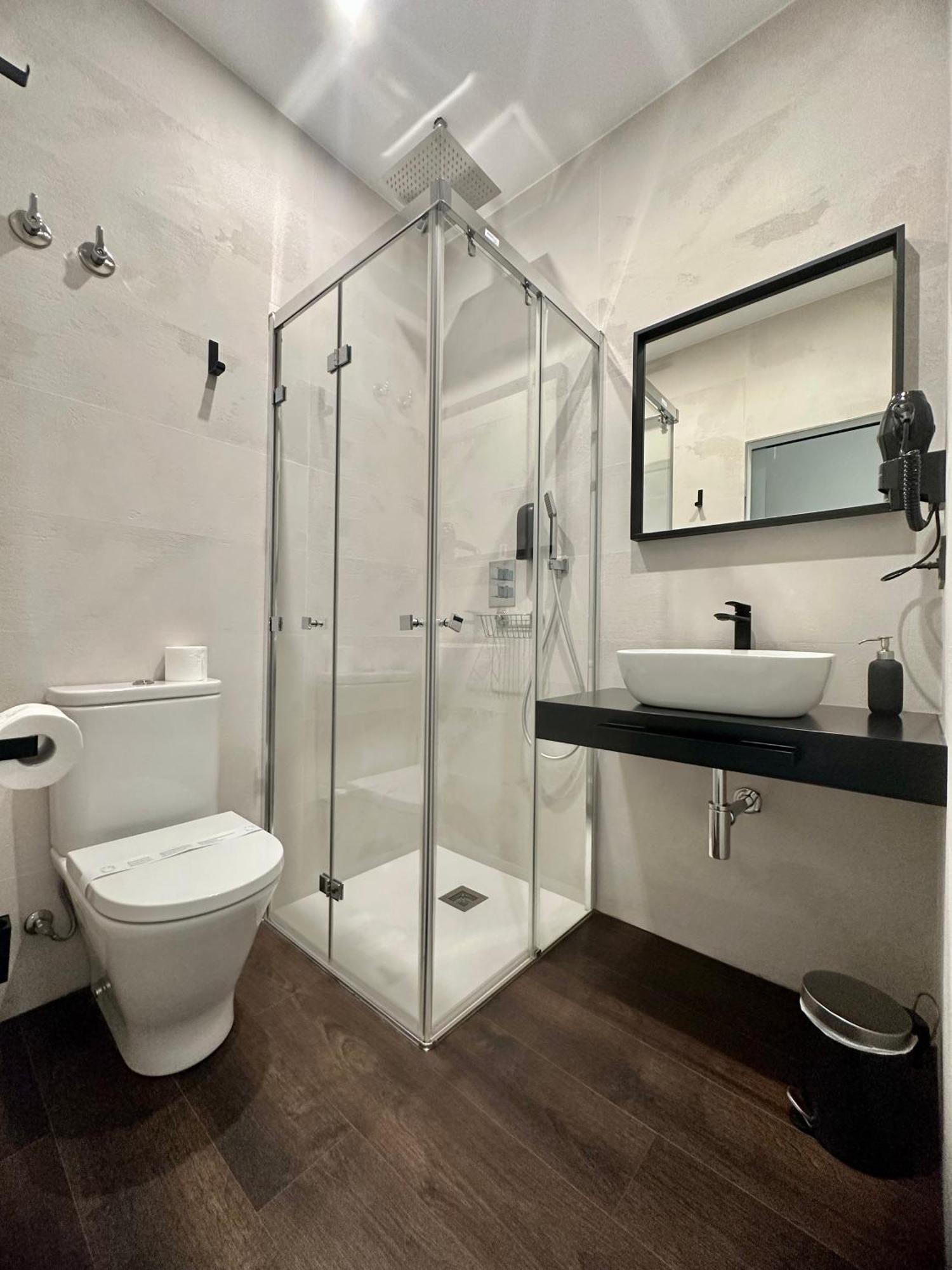 Claren'S Boutique Rooms Cangas De Narcea Exterior photo