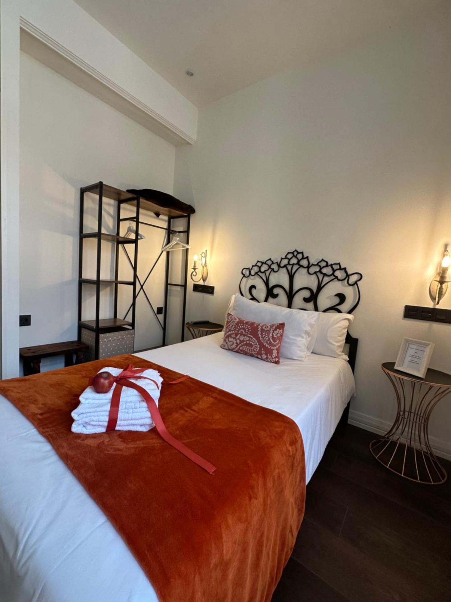 Claren'S Boutique Rooms Cangas De Narcea Exterior photo