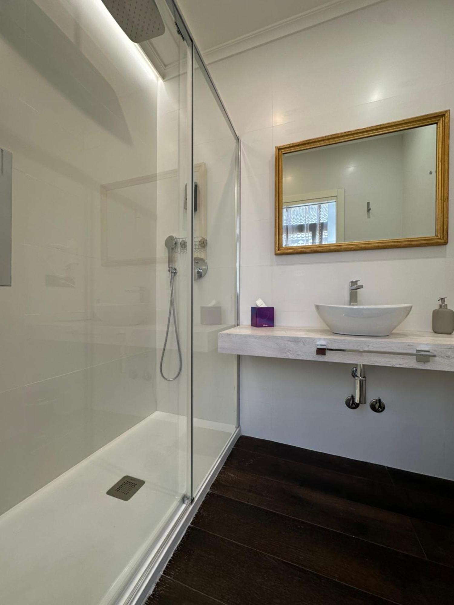 Claren'S Boutique Rooms Cangas De Narcea Exterior photo