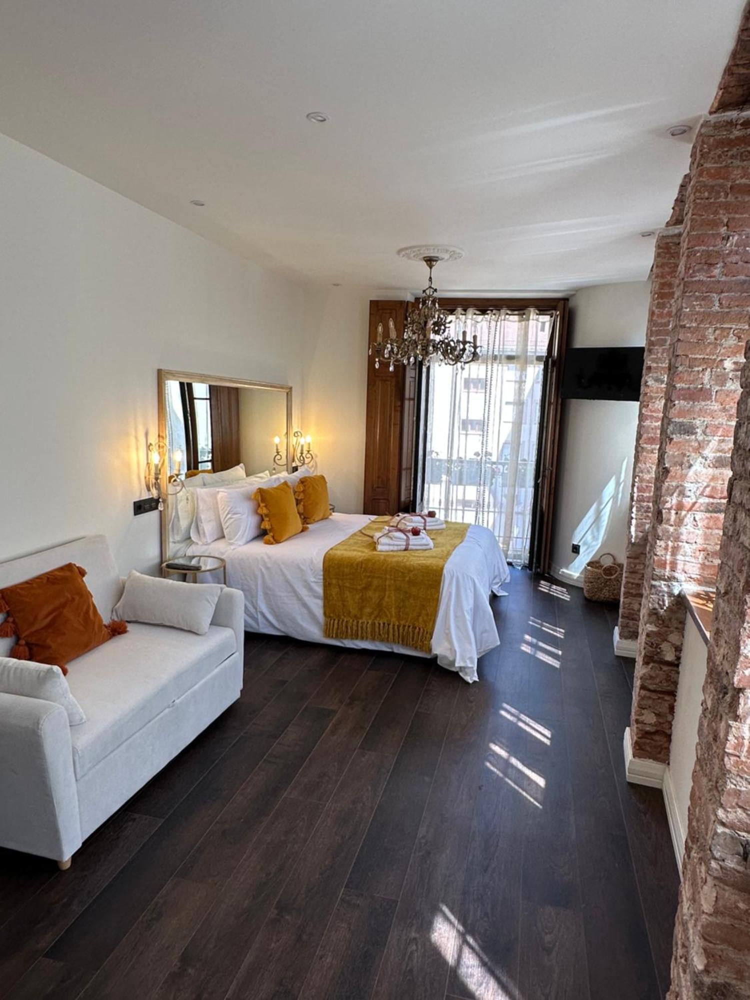 Claren'S Boutique Rooms Cangas De Narcea Exterior photo